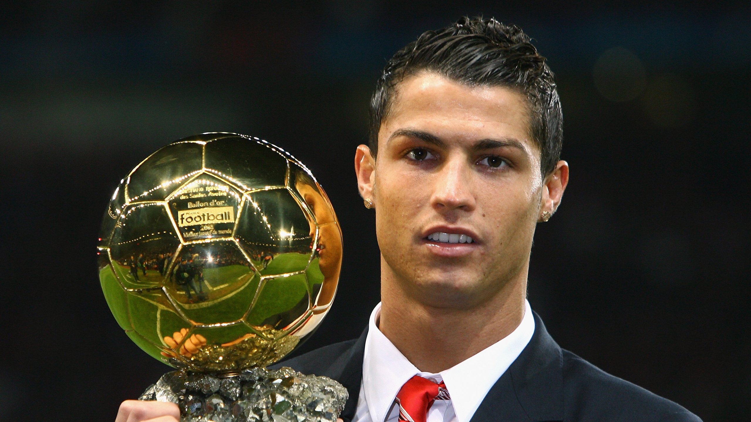 DB电竞平台登录-英超争冠之夜，武切维奇惊艳四座